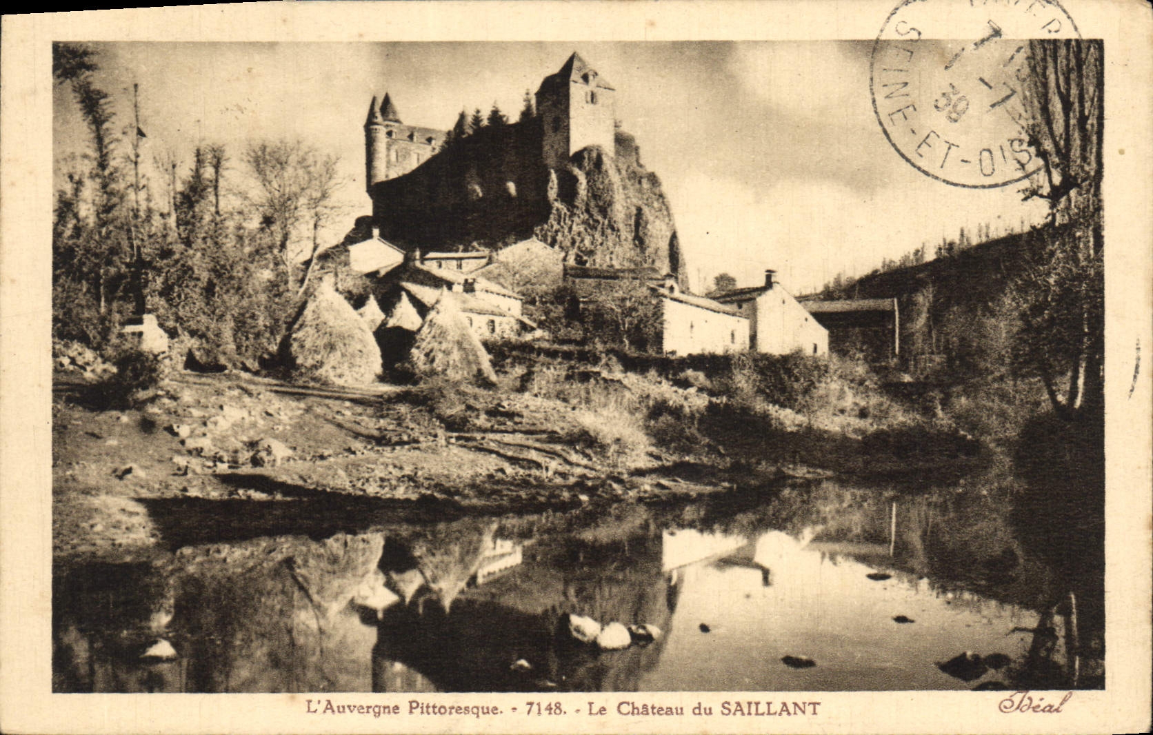 CPA L'Auvergne Pittoresque le Chateau du Saillans