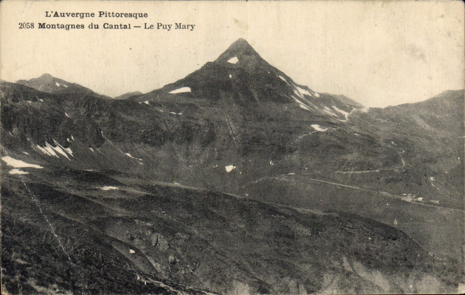 CPA L'Auvergne Pittoresque Montagnes du Cantal le Puy Mary 