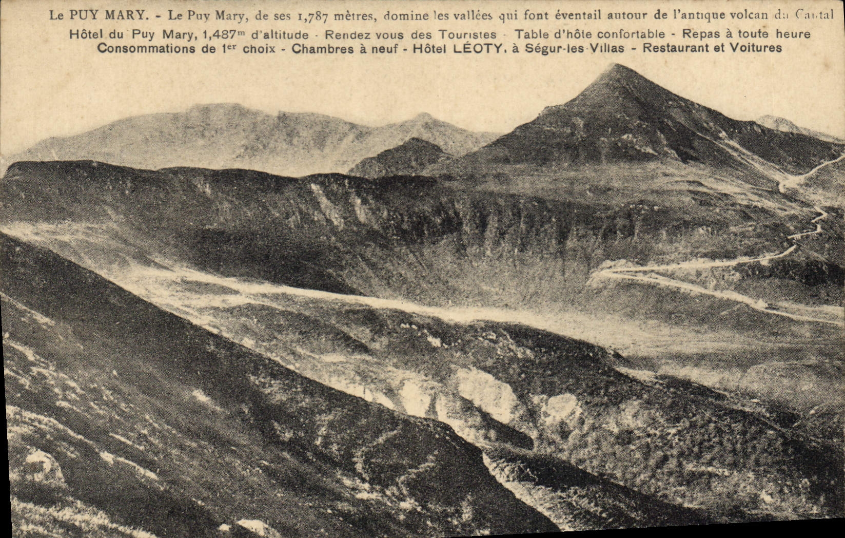 CPA Le Puy Mary domine les Vallees qui font eventail antour de l'antique colcan du Cantal 