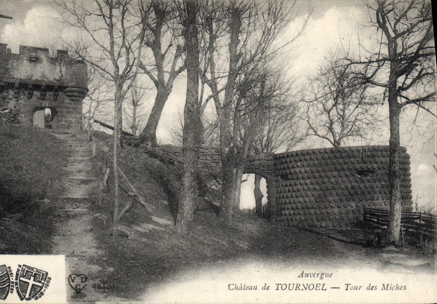 CPA Auvergne Chateau de Tournoel Tour des Miches