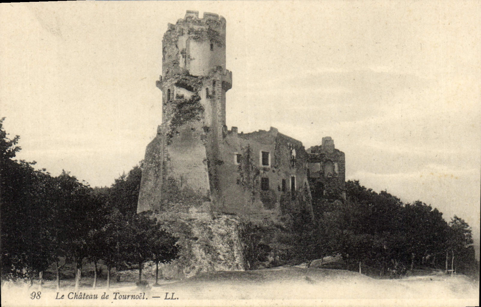 CPA Le Chateau de Tournoel 