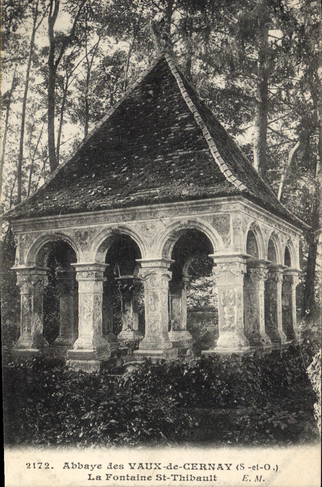CPA Abbaye des Vaux de Cernay S et O la Fontaine St Thibault