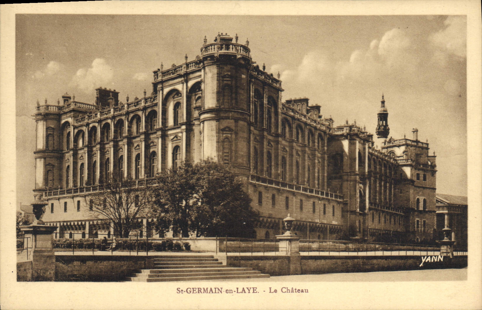 CPA St Germain en Laye le Chateau