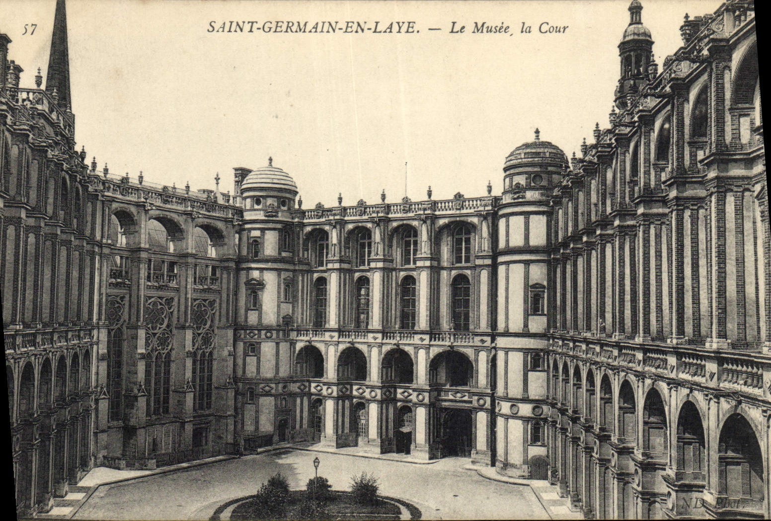 CPA Saint Germain en Laye le Musee la Cour 