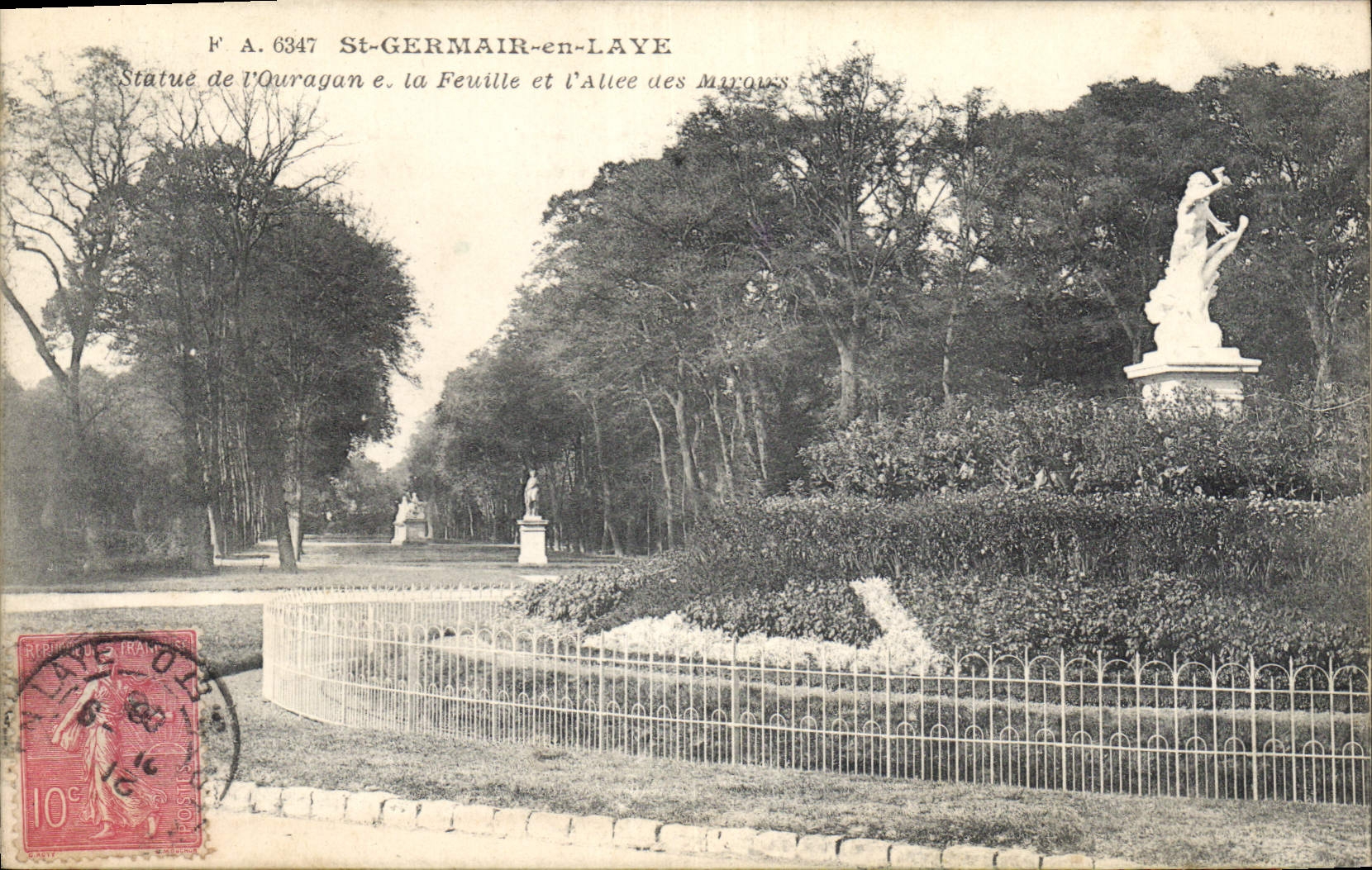 CPA Saint Germain en Laye Statue de l'Ouragan et la Feuille et l'Allee des miroirs