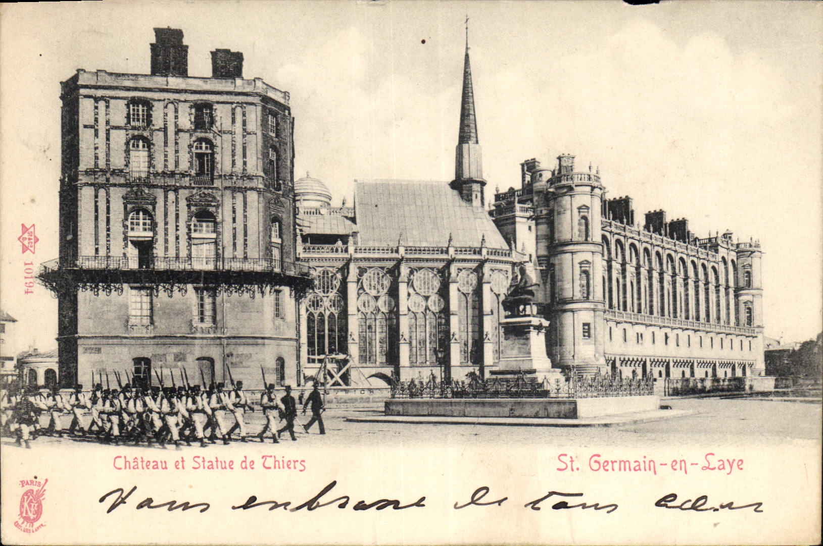 CPA Saint Germain en Laye Chateau et statue de Thiers Soldats Militaria