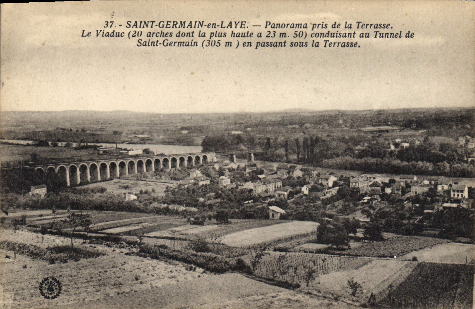CPA Saint Germain en Laye Panorama Pris de la Terrasse le Viaduc Conduisant au tunnel de Saint Germa