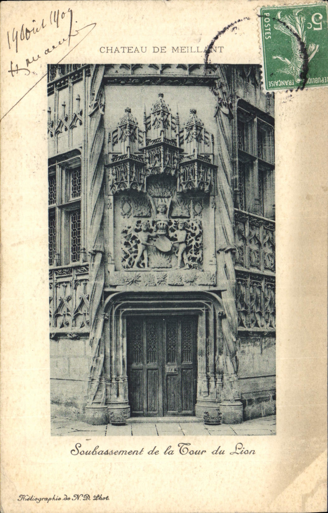 CPA Chateau de Meillant Soubassement de la Tour du Lion