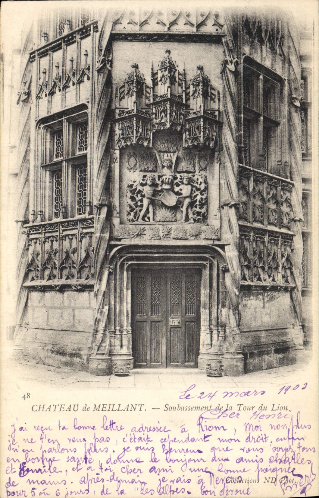 CPA Chateau de Meillant Soubassement de la tour du Lion