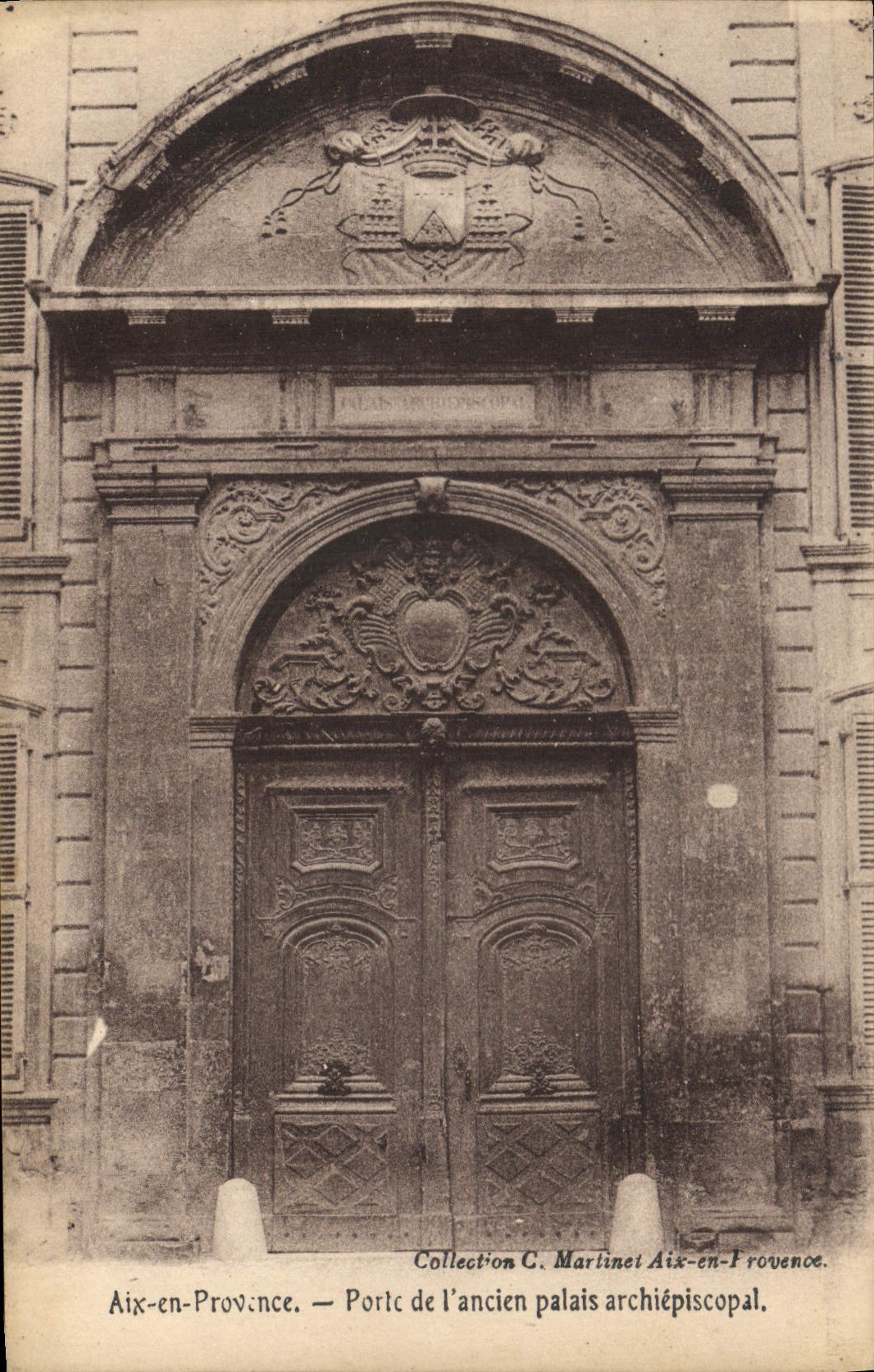 CPA Aix en Provence Porte de l'ancien Palais Archiepiscopal 