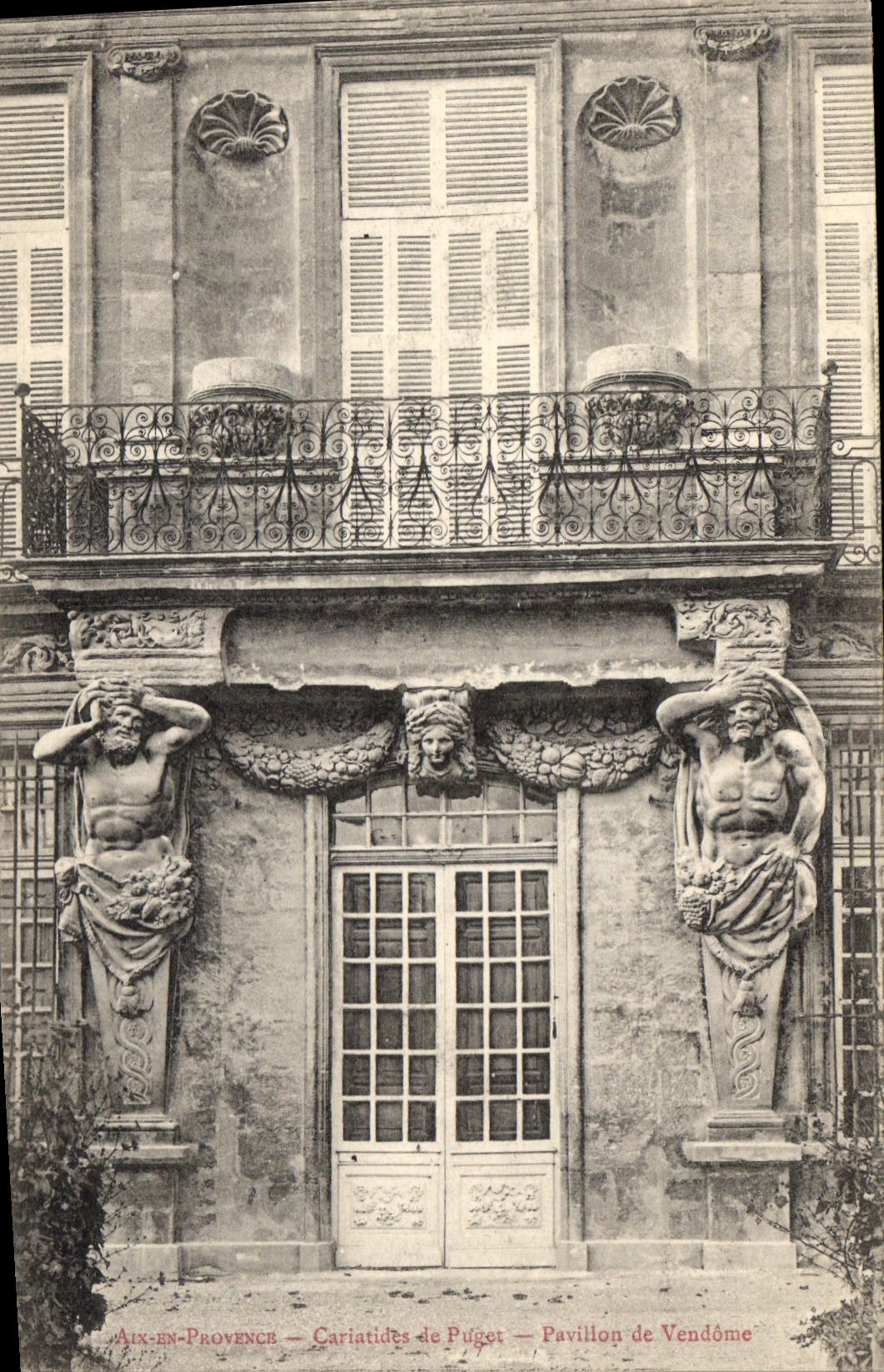 CPA Aix en Provence Cariatides de Puges Pavillon de Vendome 