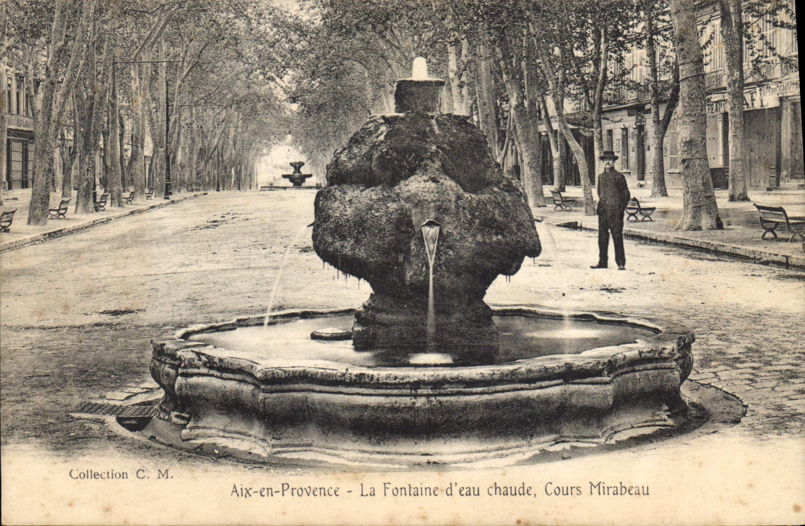 CPA Aix en Provence La Fontaine d'eau chaude Cours Mirabeau 