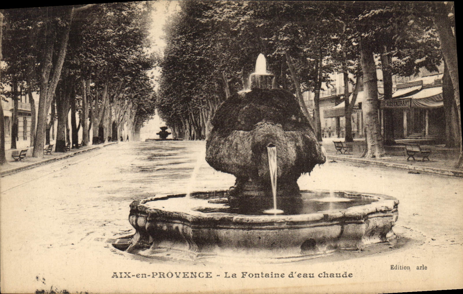 CPA Aix en Provence La Fontaine d'eau chaude 