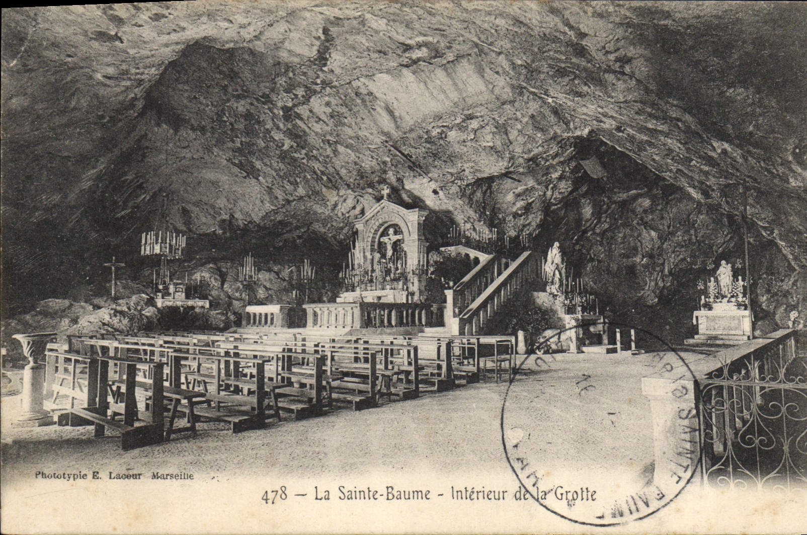 CPA La Sainte Baume Interieur de la Grotte 