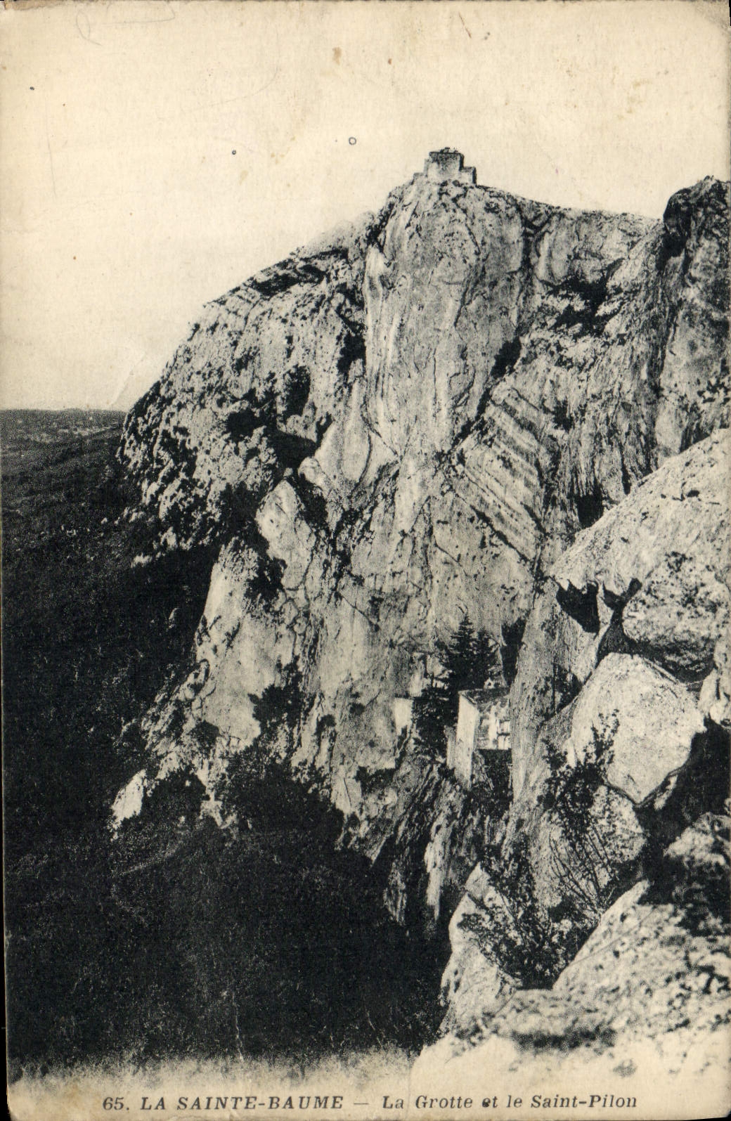 CPA La Sainte Baume La Grotte et le Saint Pilon 