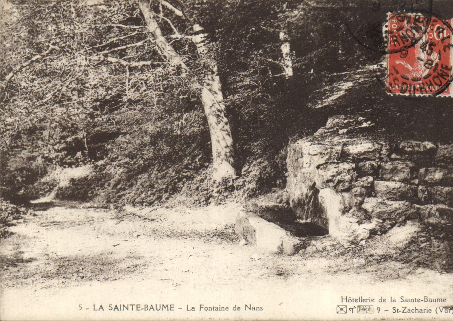 CPA La Sainte Baume La Fontaine de Nans 