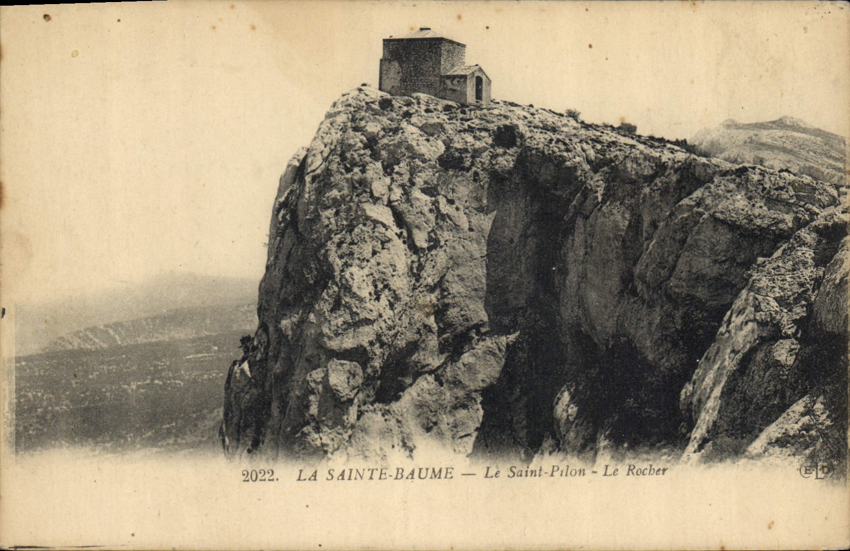 CPA La Sainte Baume Le Saint Pilon Le Rocher 