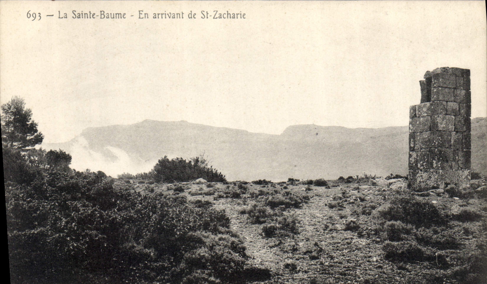 CPA La Sainte Baume En Arrivant de St Zacharie 