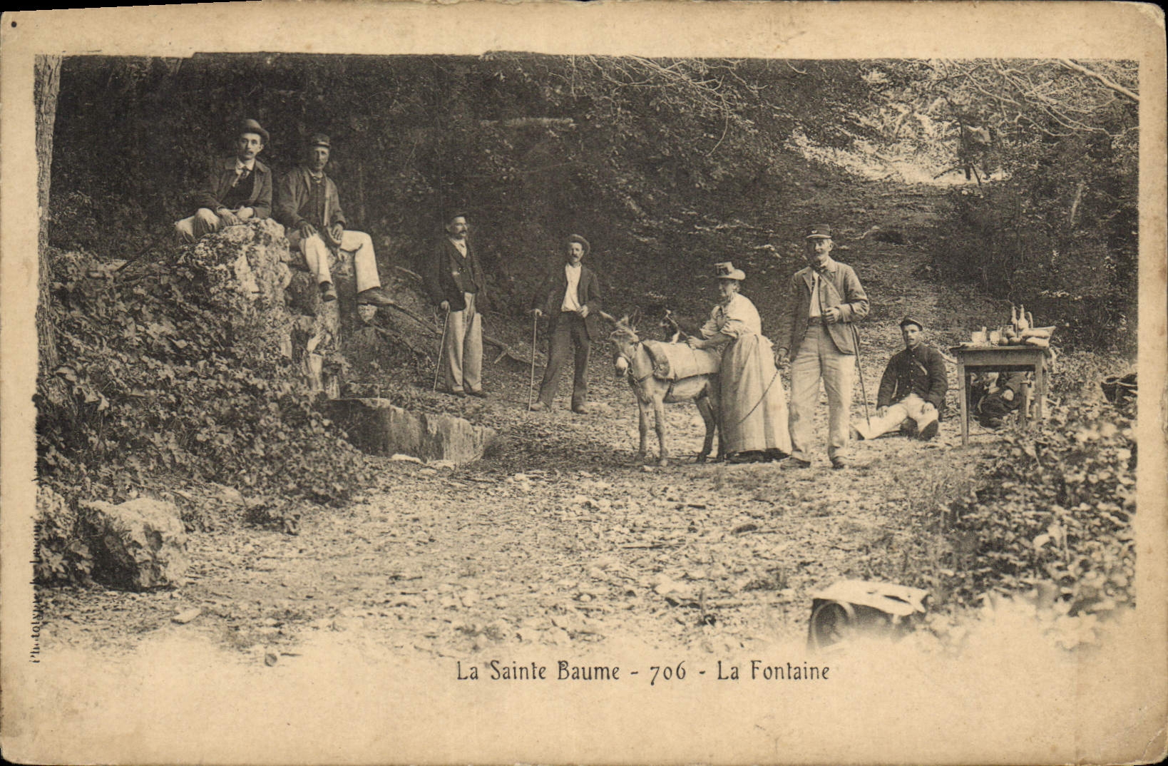 CPA La Sainte Baume La Fontaine Ane Mule