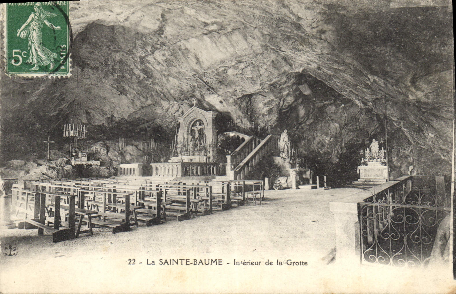 CPA La Sainte Baume Interieur de la Grotte 