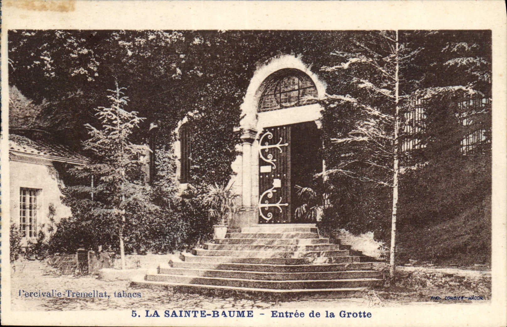 CPA La Sainte Baume Entree de la Grotte 