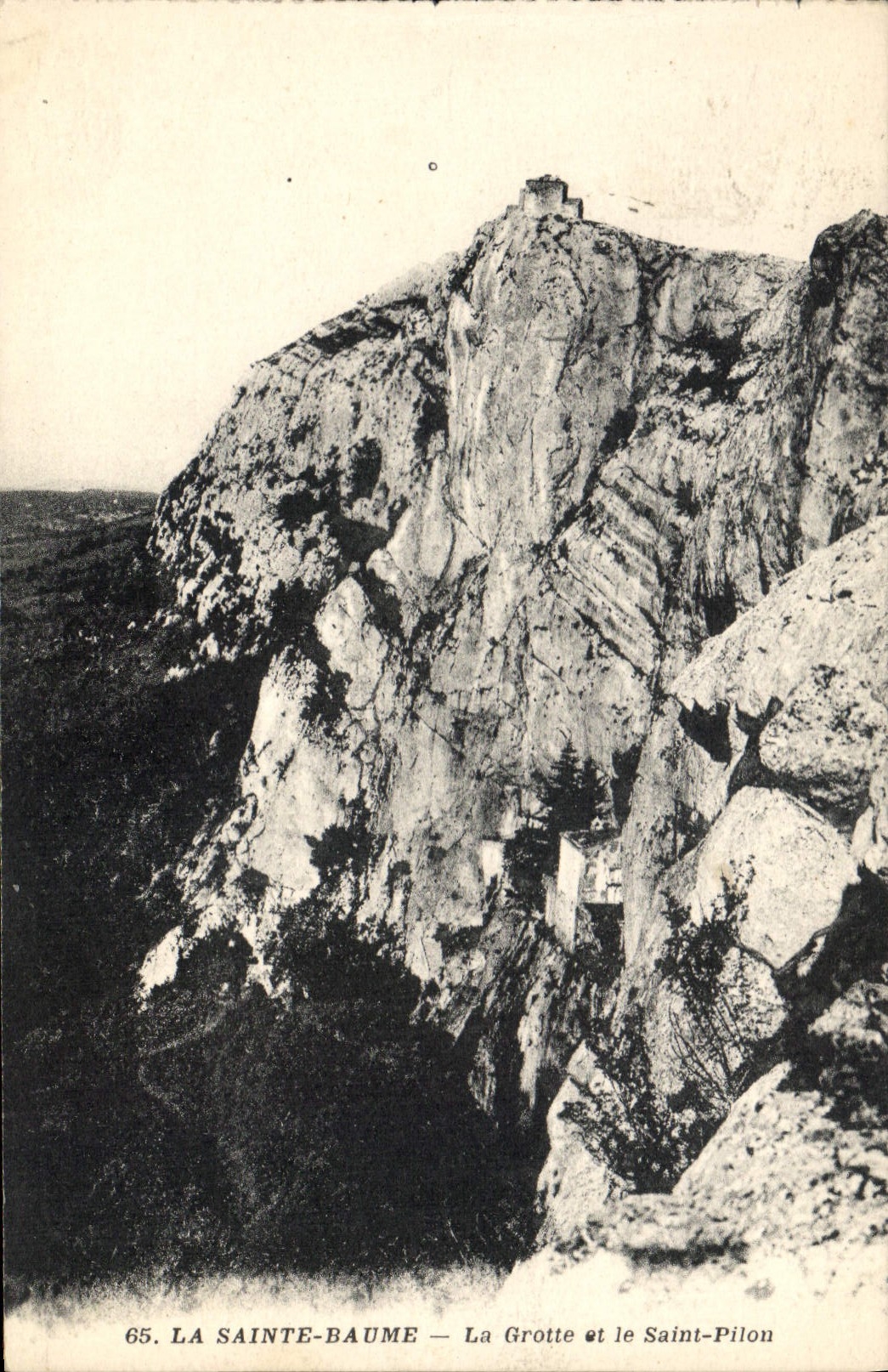 CPA La Sainte Baume La Grotte et le Saint Pilon 