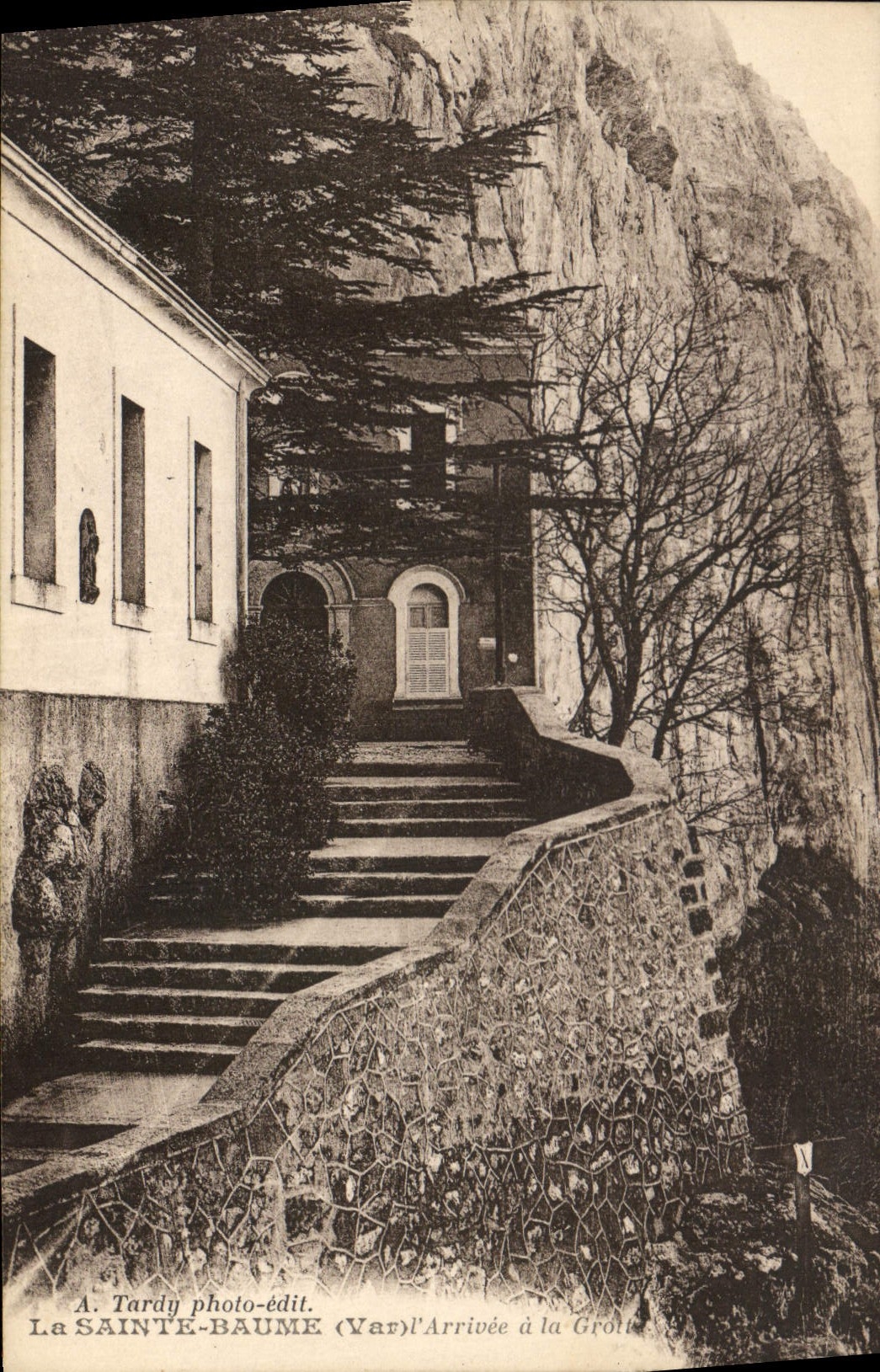 CPA La Sainte Baume Var Arrivee a la Grotte 