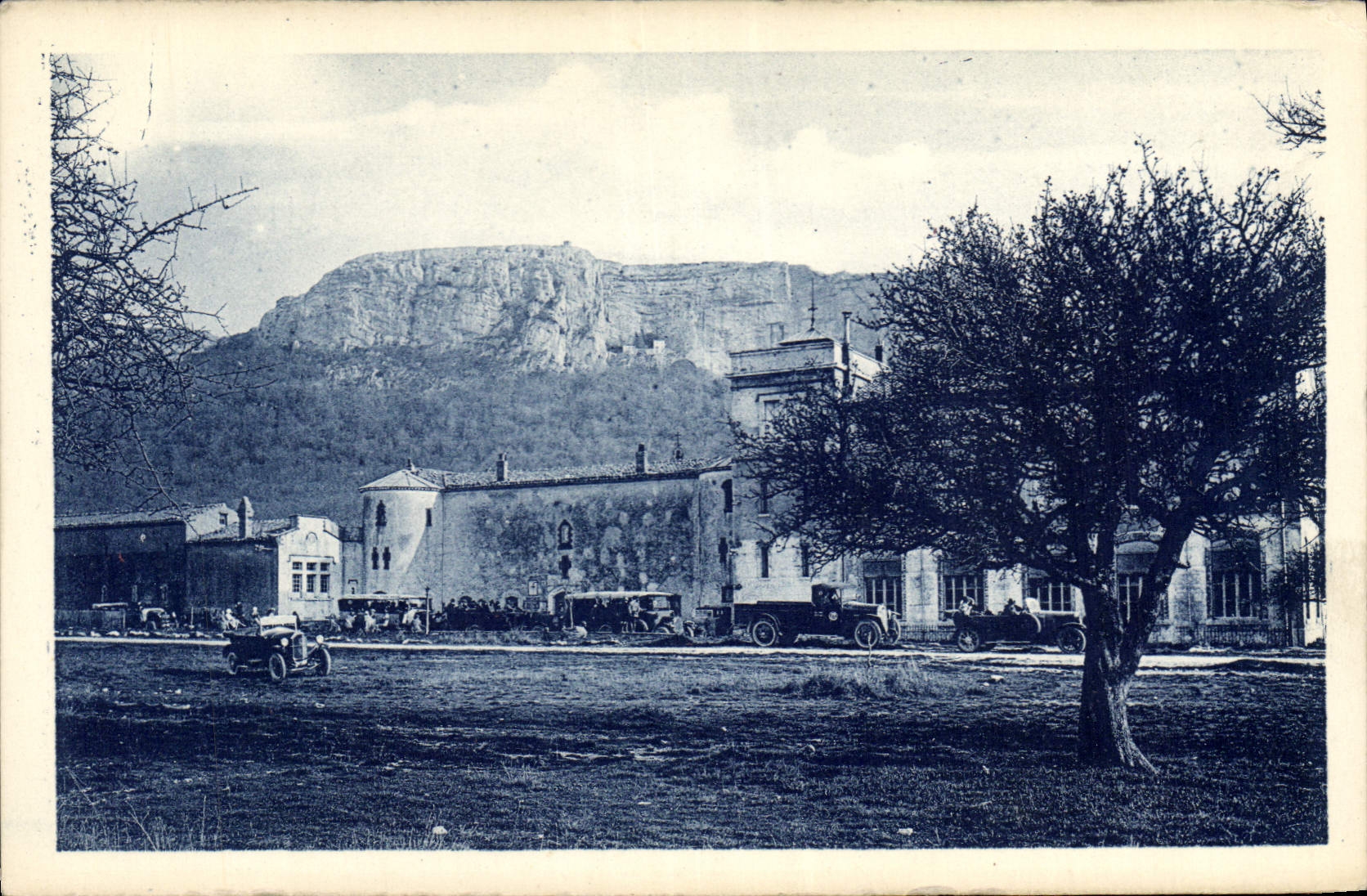 CPA La Sainte Baume Depart des Cars