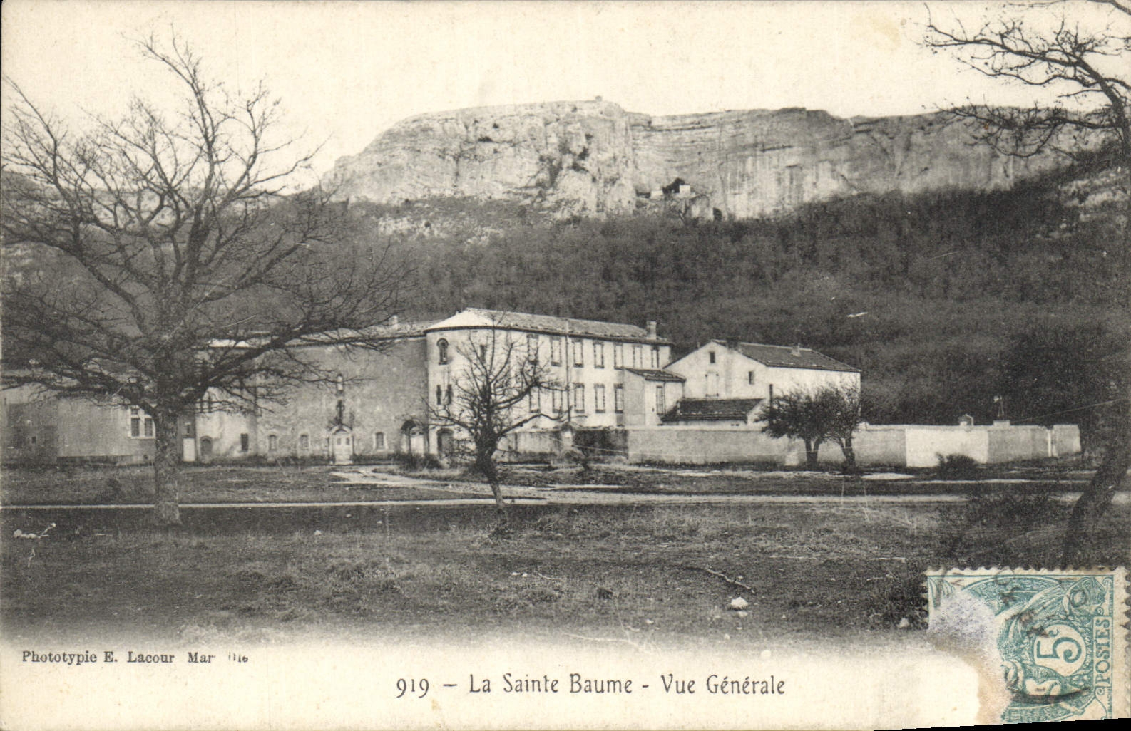 CPA La Sainte Baume Vue Generale