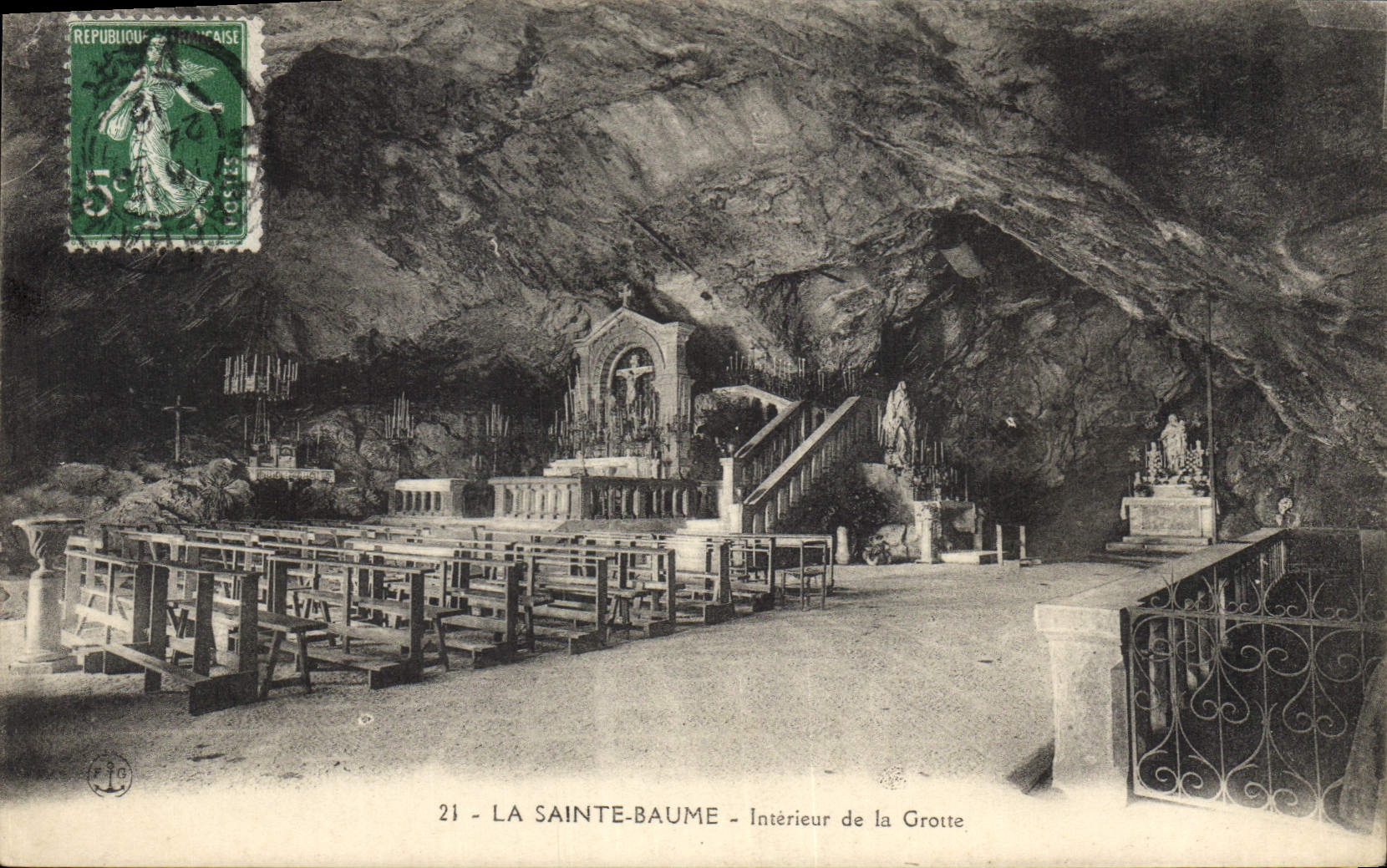 CPA La Sainte Baume Interieur de la Grotte