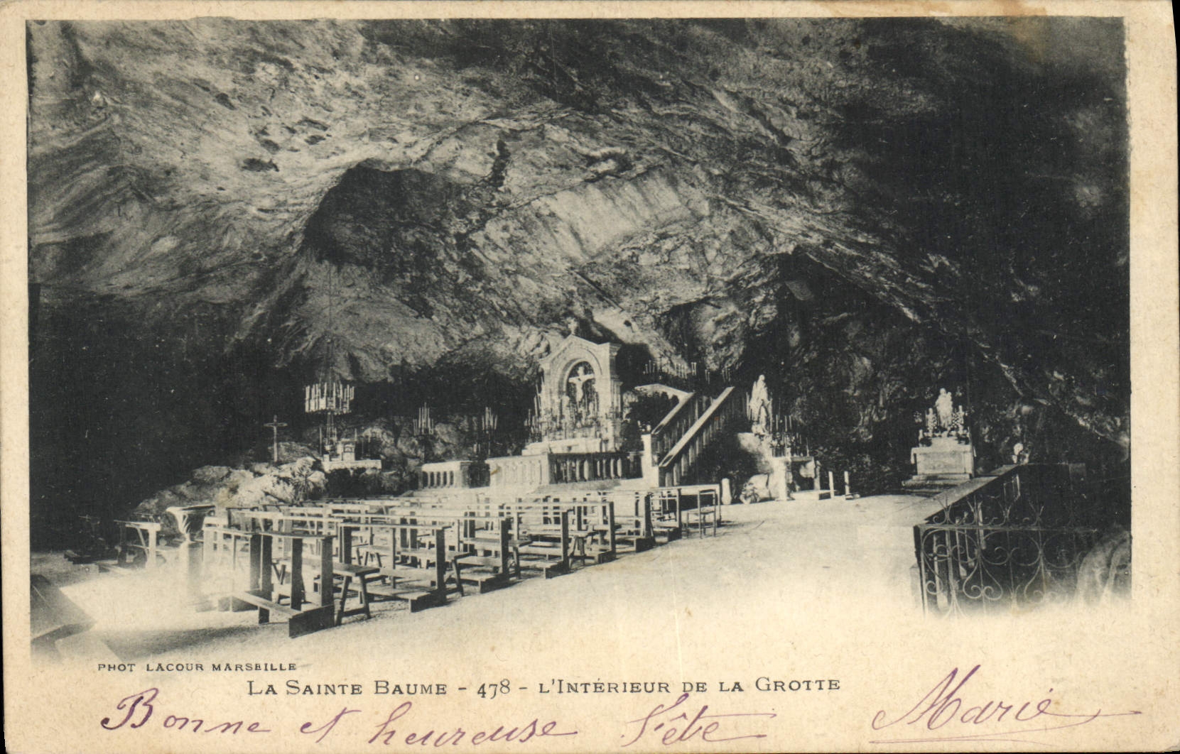 CPA La Sainte Baume L'Interieur de la Grotte