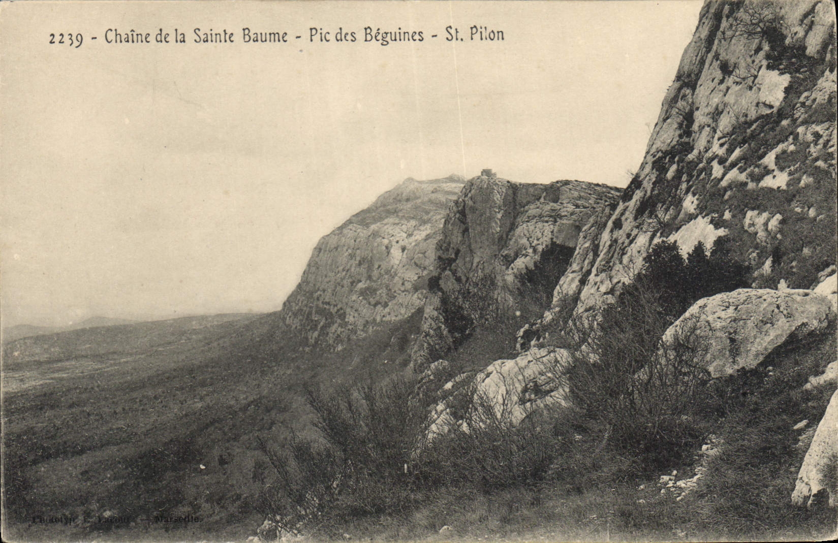 CPA Chaine de la Sainte Baume Pic des Beguines St Pilon