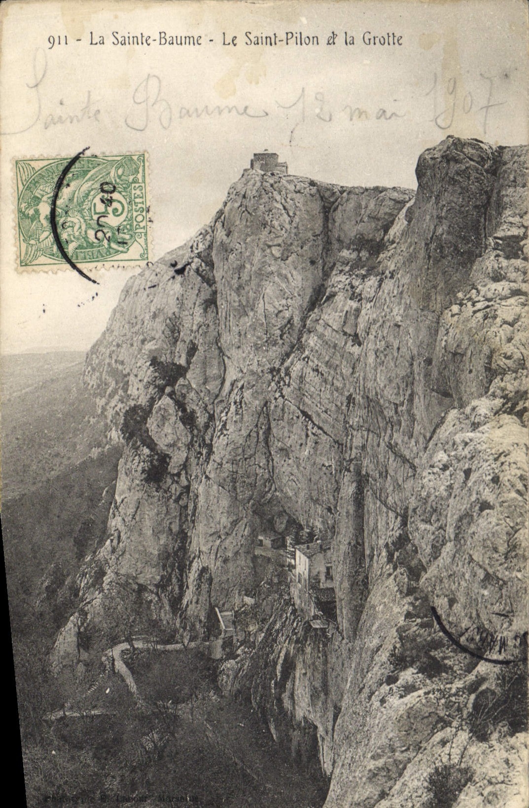 CPA La Sainte Baume Le Saint Pilon et la Grotte