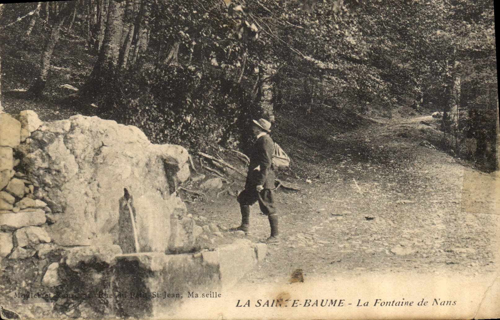 CPA La Sainte Baume La Fontaine de Nans