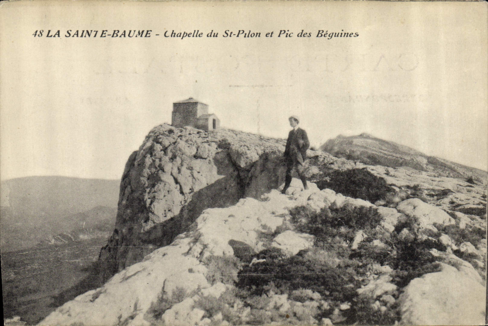 CPA La Sainte Baume Chapelle du St Pilon et Pic des Beguines