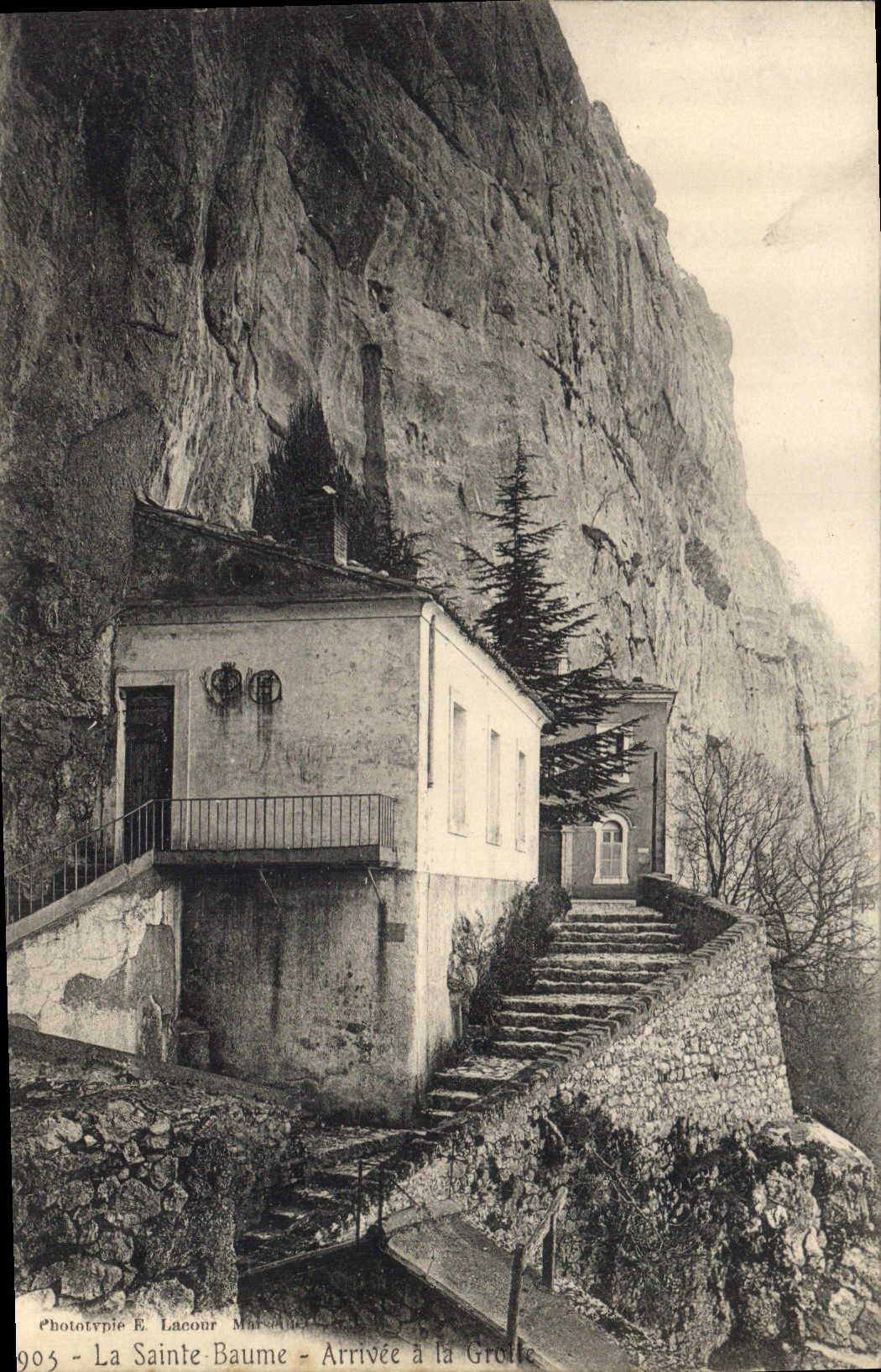 CPA La Sainte Baume Arrivee a la Grotte