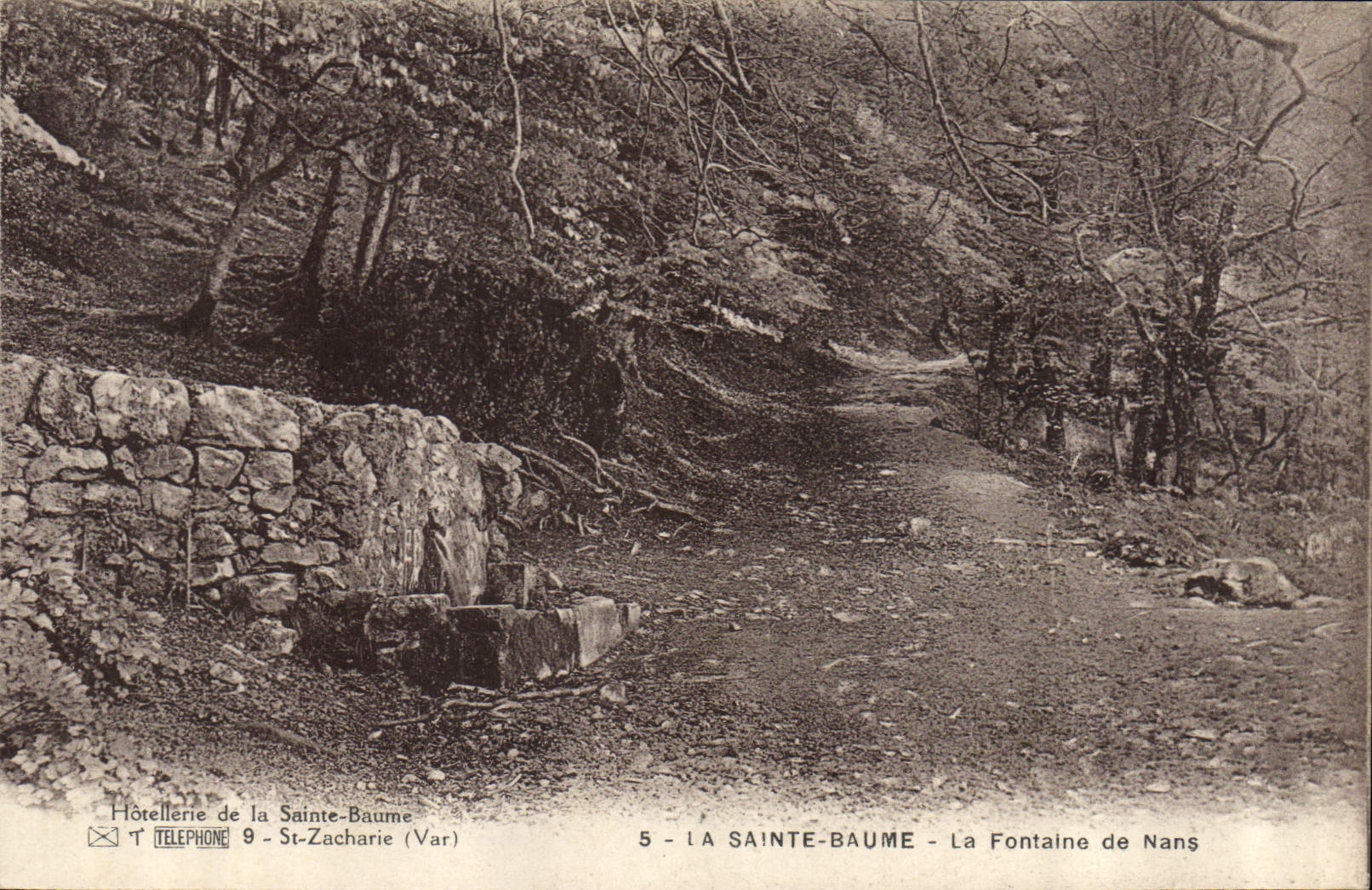 CPA La Sainte Baume La Fontaine de Nans