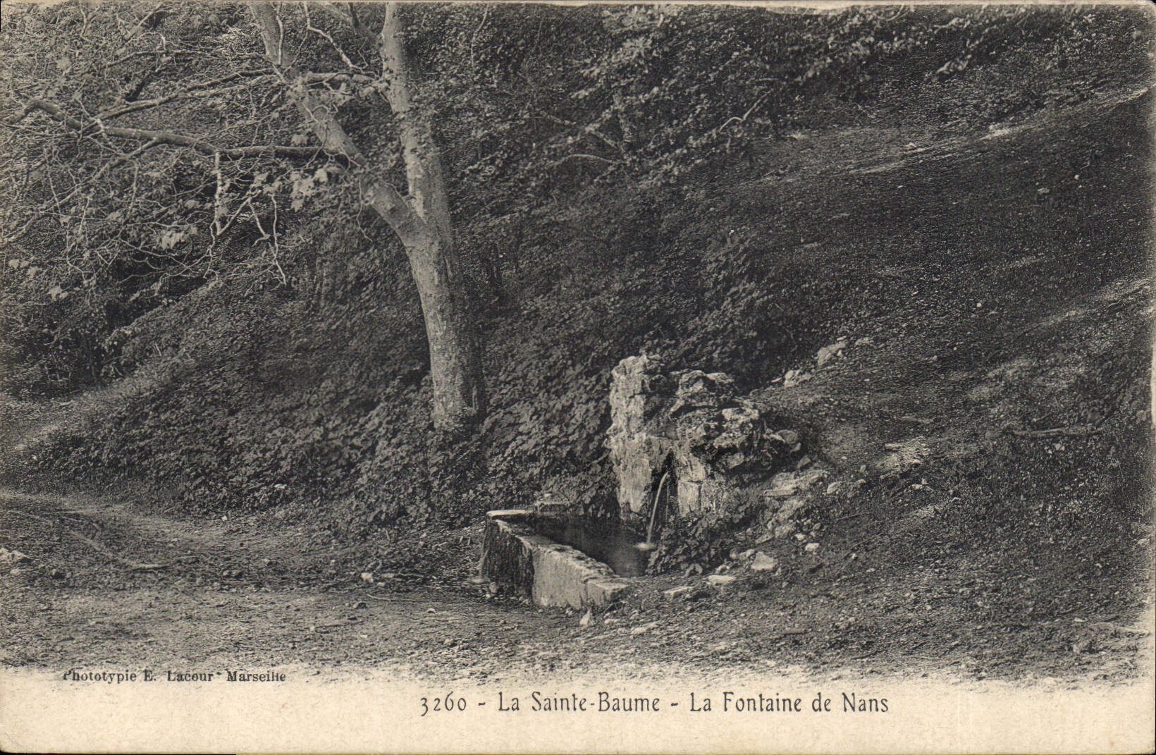 CPA La Sainte Baume La Fontaine de Nans