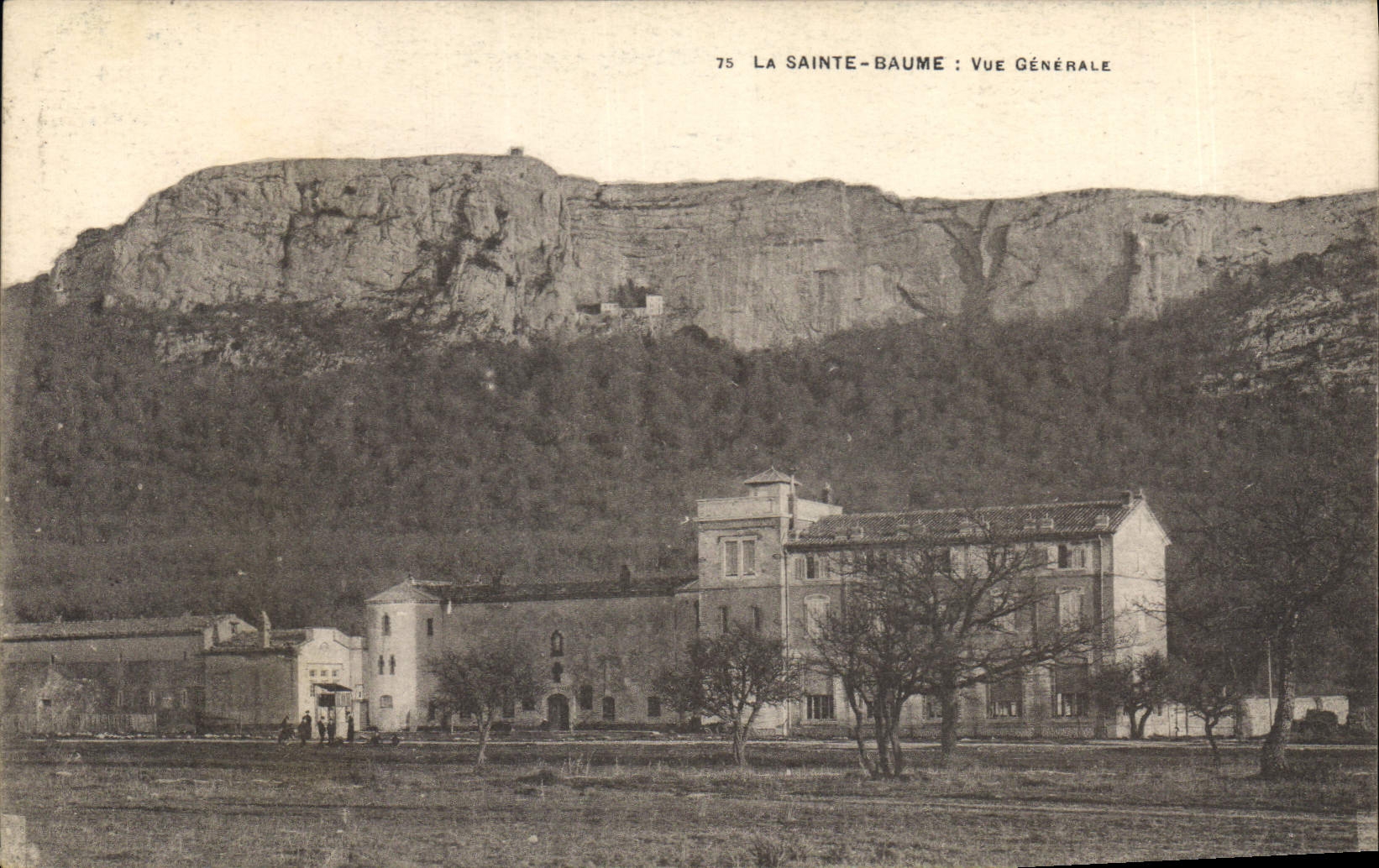 CPA La Sainte Baume Vue Generale