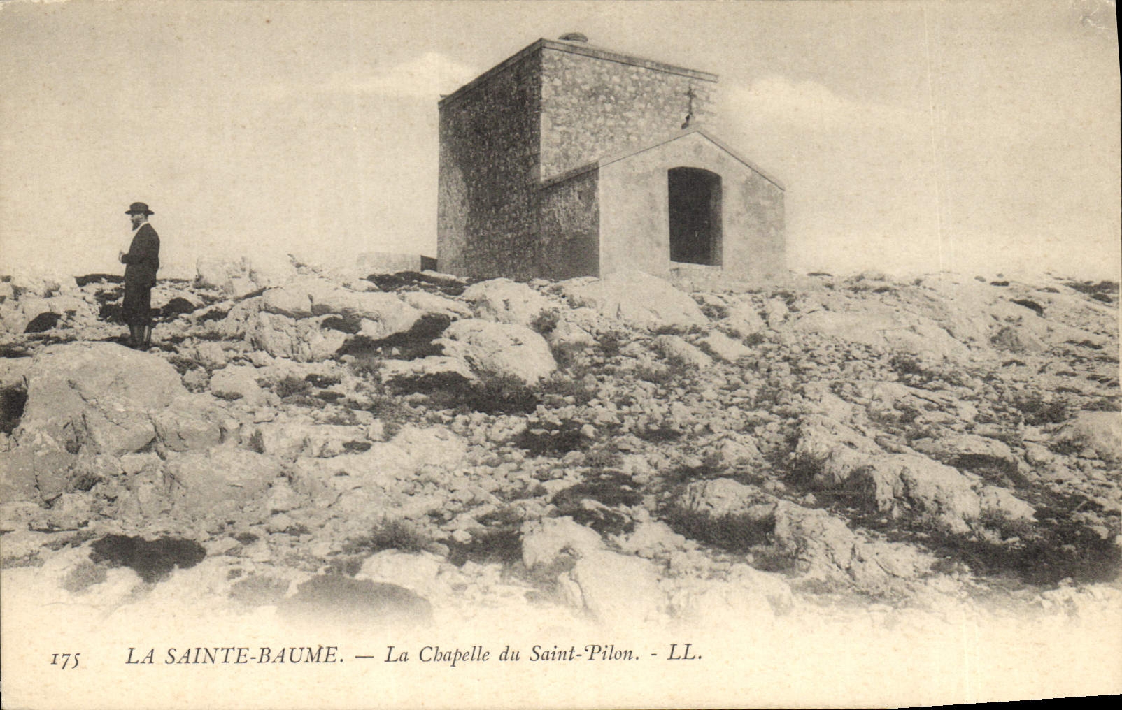 CPA La Sainte Baume La Chapelle du Saint Pilon