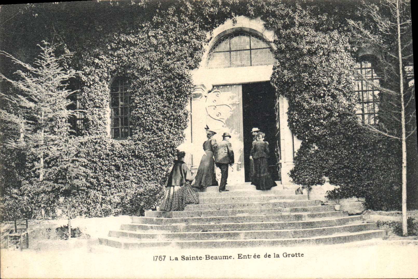 CPA La Sainte Baume Entree de la Grotte 