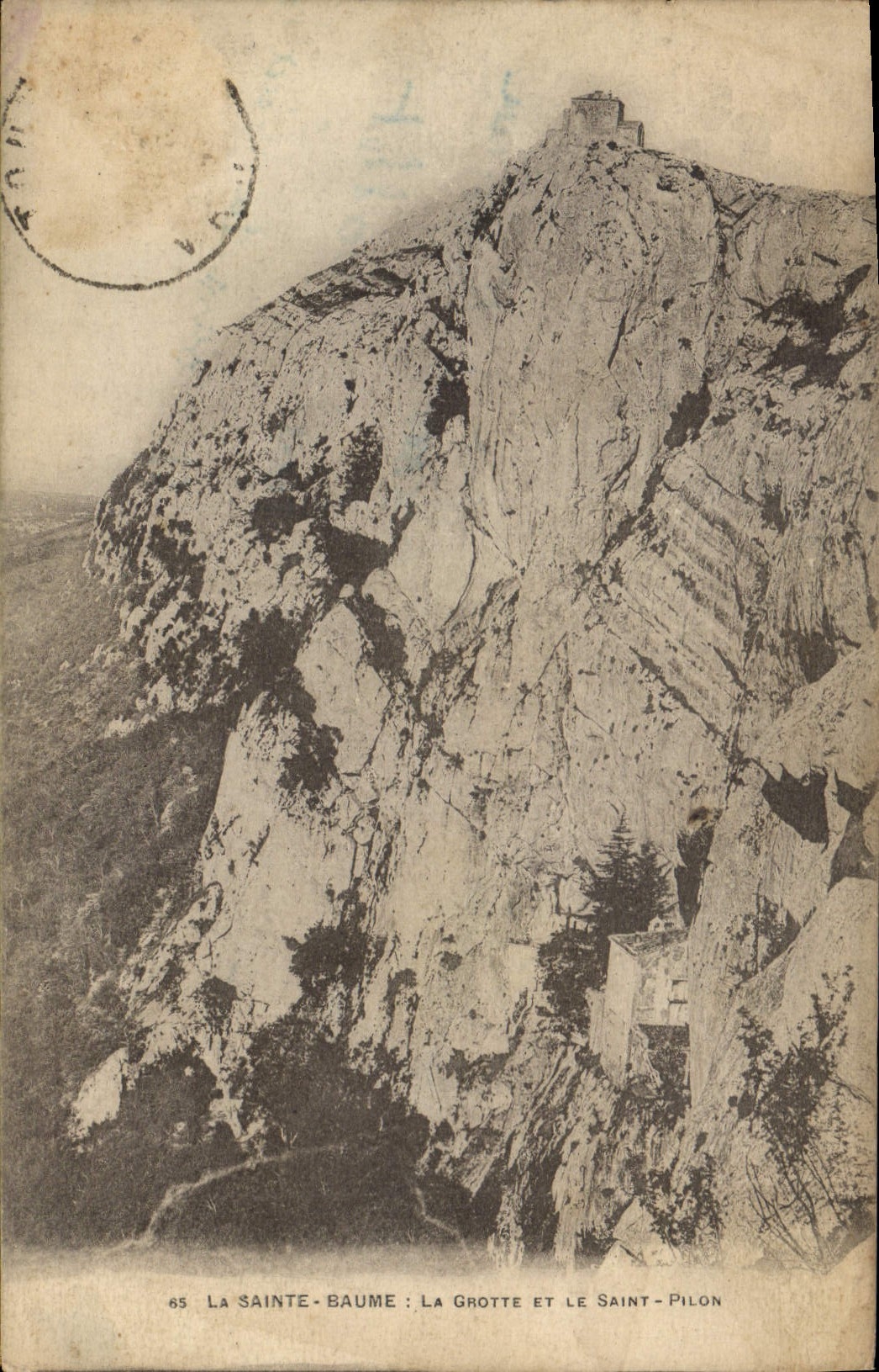 CPA La Sainte Baume La Grotte et le Saint Pilon 