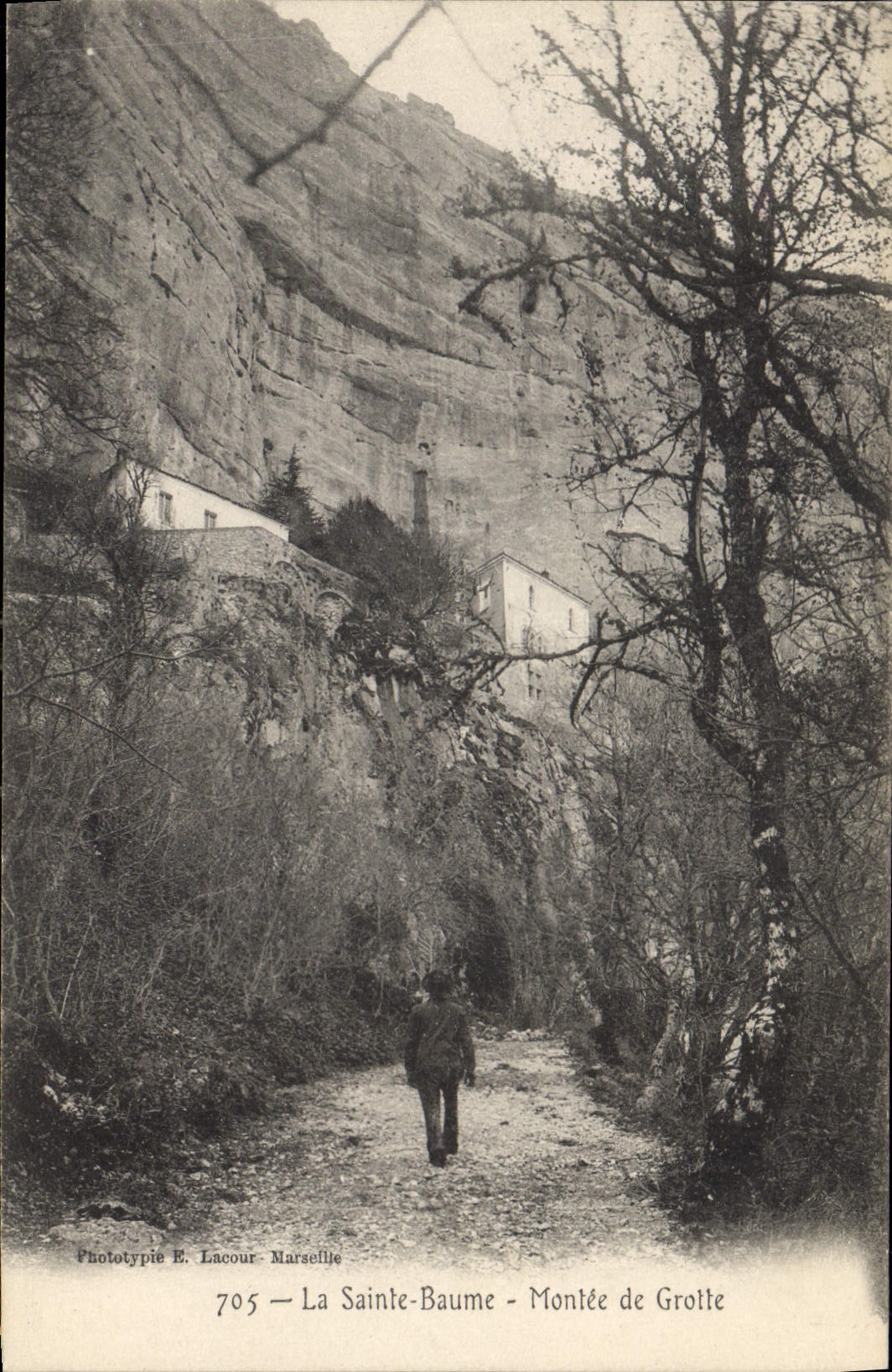 CPA La Sainte Baume Montee de Grotte
