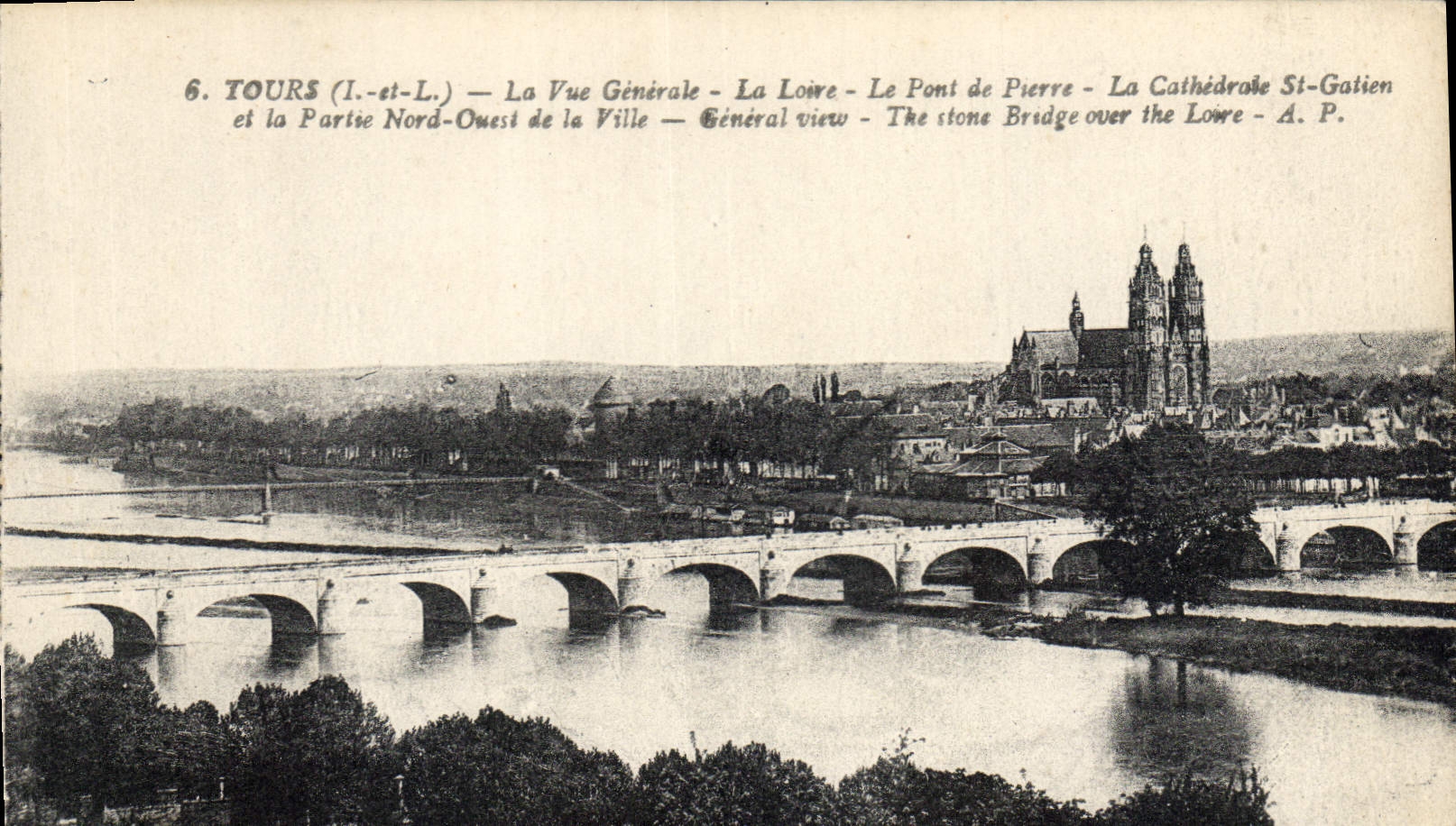 CPA Tours La Vue Generale La Loire Le Pont de Pierre