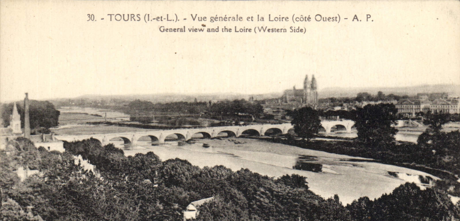 CPA Tours Vue generale et la Loire cote Ouest