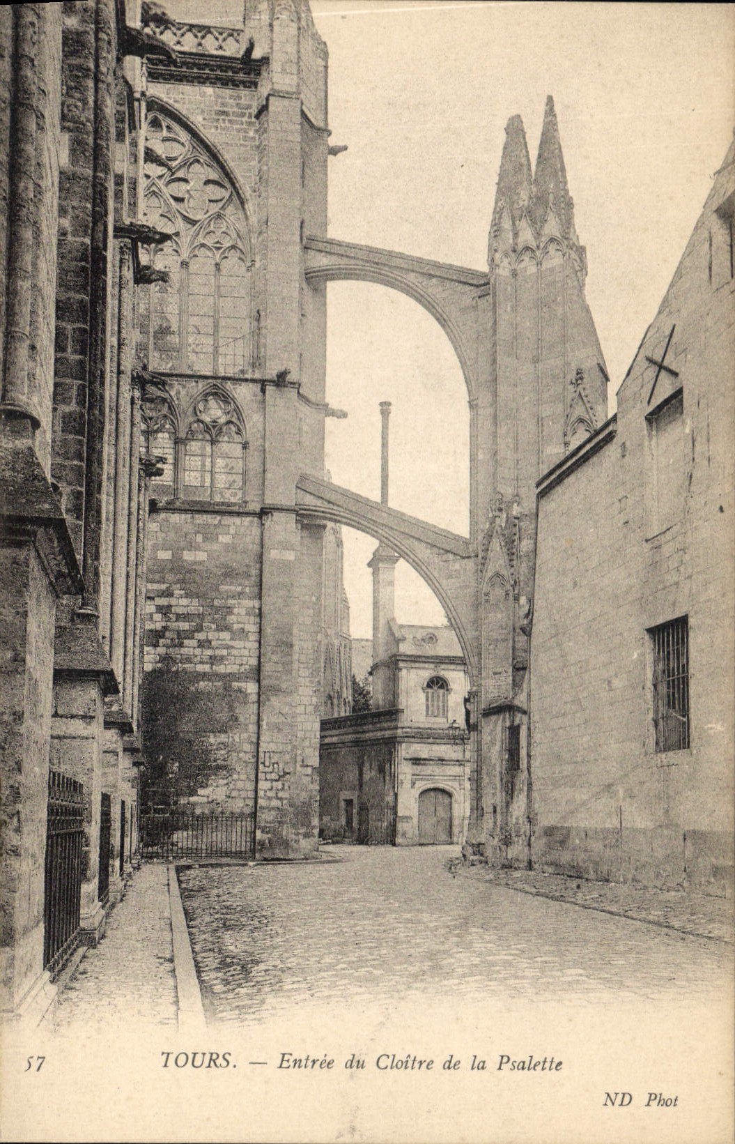 CPA Tours Entree du Cloitre de la Psalette
