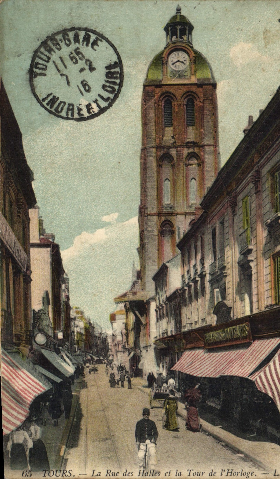 CPA Tours La Rue des Halles et la Tour de l'Horloge