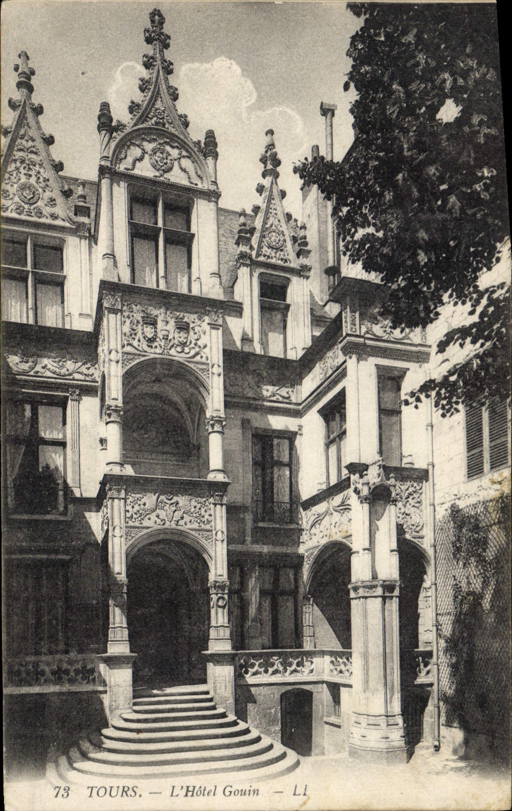 CPA Tours L'Hotel Gouin 