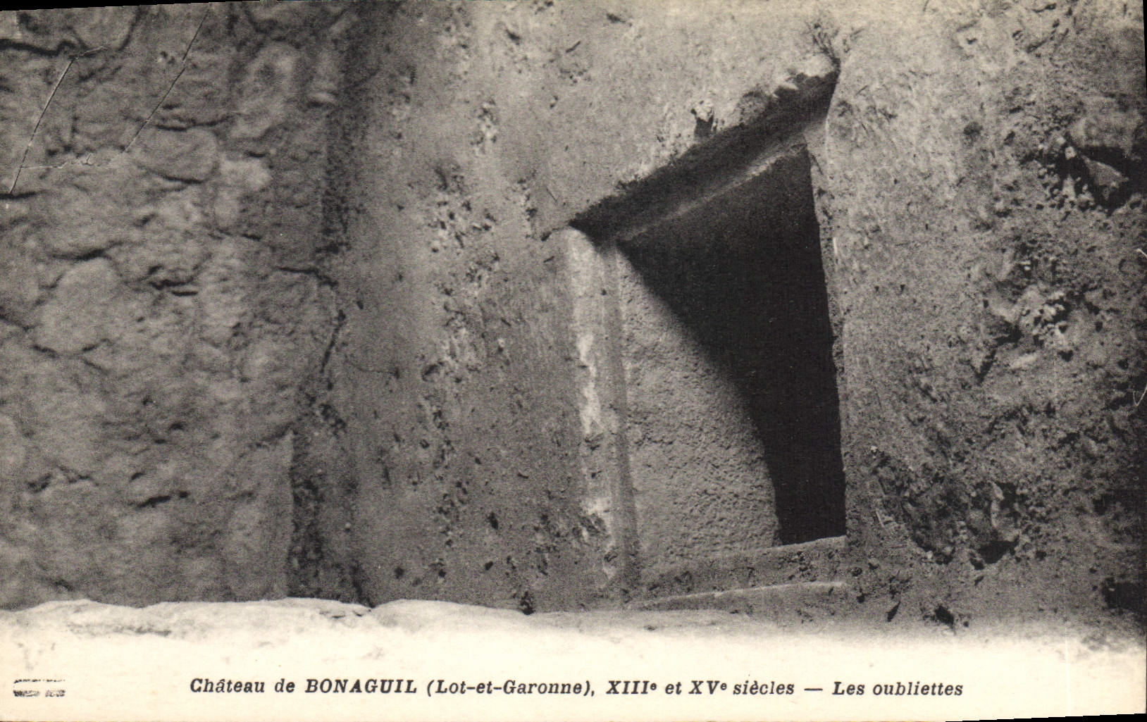 CPA Chateau de Bonaguil Lot et Garonne Les oubliettes