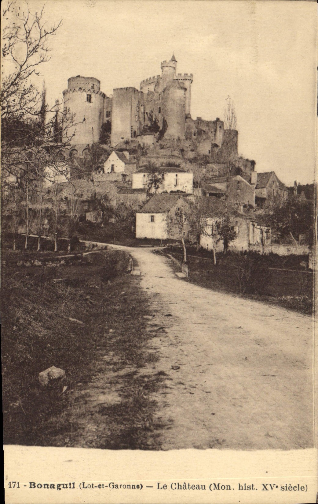 CPA Bonaguil Lot et Garonne Le Chateau 